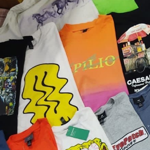 H&M smiley T-shirt - Picture 2 of 2